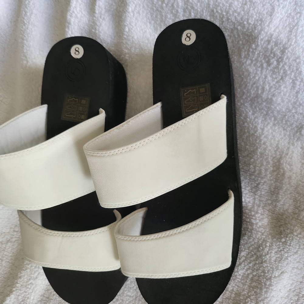 Urban Outfitters platform sandal